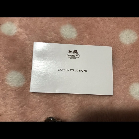 Classy, brand new, flawless coach wristlet - Picture 7 of 7